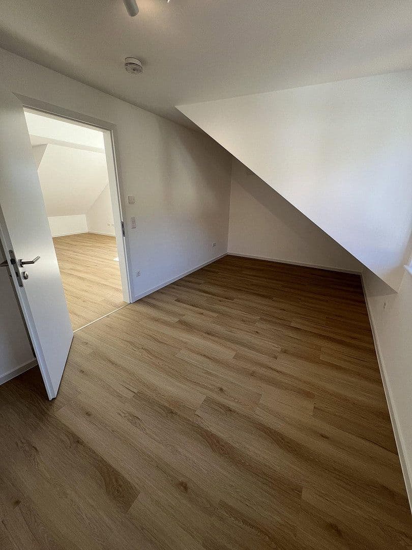 Prenájom bytu 3-izbový 74 m², Baden-Baden, Bádensko-Wurttembersko Prenájom bytu 3-izbový 74 m², Baden-Baden, Bádensko-Wurttembersko