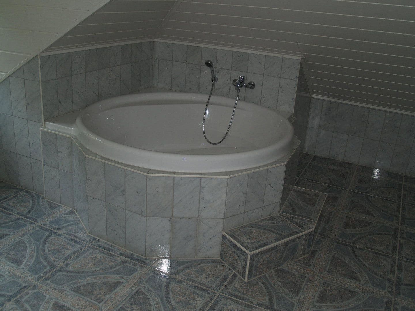 Prenájom bytu 4-izbový 210 m², Bennewitz, Sasko Prenájom bytu 4-izbový 210 m², Bennewitz, Sasko