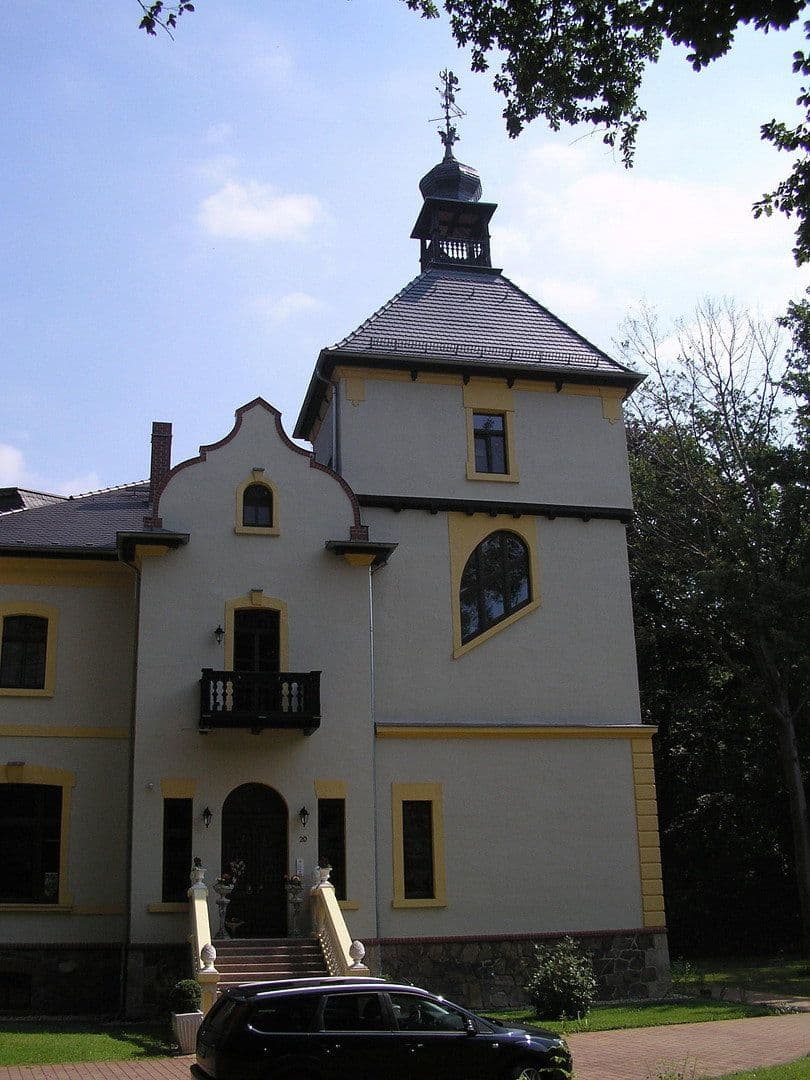 Prenájom bytu 4-izbový 210 m², Bennewitz, Sasko Prenájom bytu 4-izbový 210 m², Bennewitz, Sasko