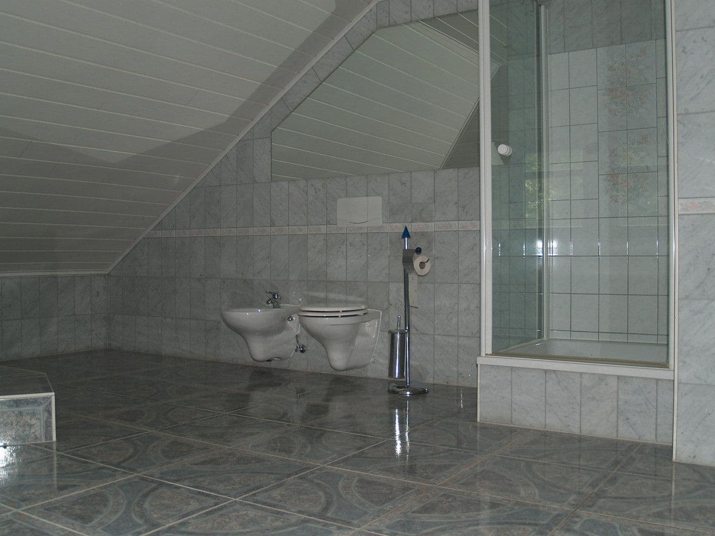 Prenájom bytu 4-izbový 210 m², Bennewitz, Sasko Prenájom bytu 4-izbový 210 m², Bennewitz, Sasko