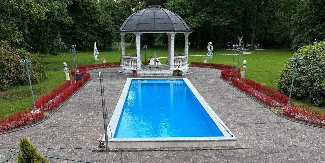 Prenájom bytu 4-izbový 210 m², Bennewitz, Sasko Prenájom bytu 4-izbový 210 m², Bennewitz, Sasko