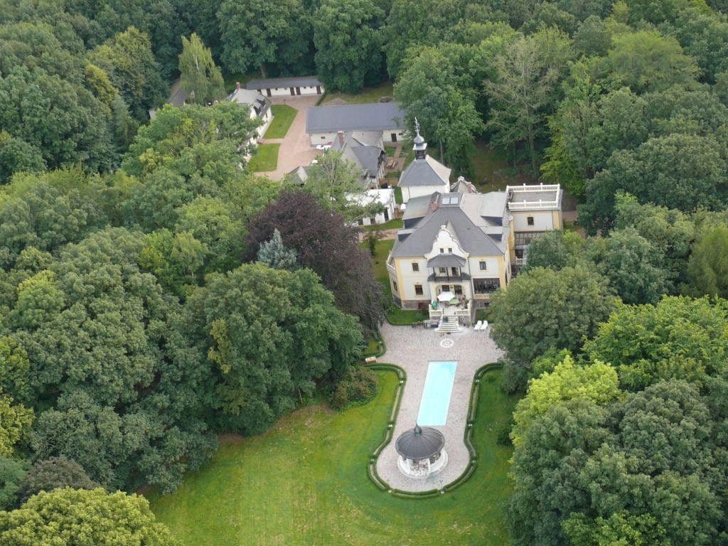 Prenájom bytu 4-izbový 210 m², Bennewitz, Sasko Prenájom bytu 4-izbový 210 m², Bennewitz, Sasko