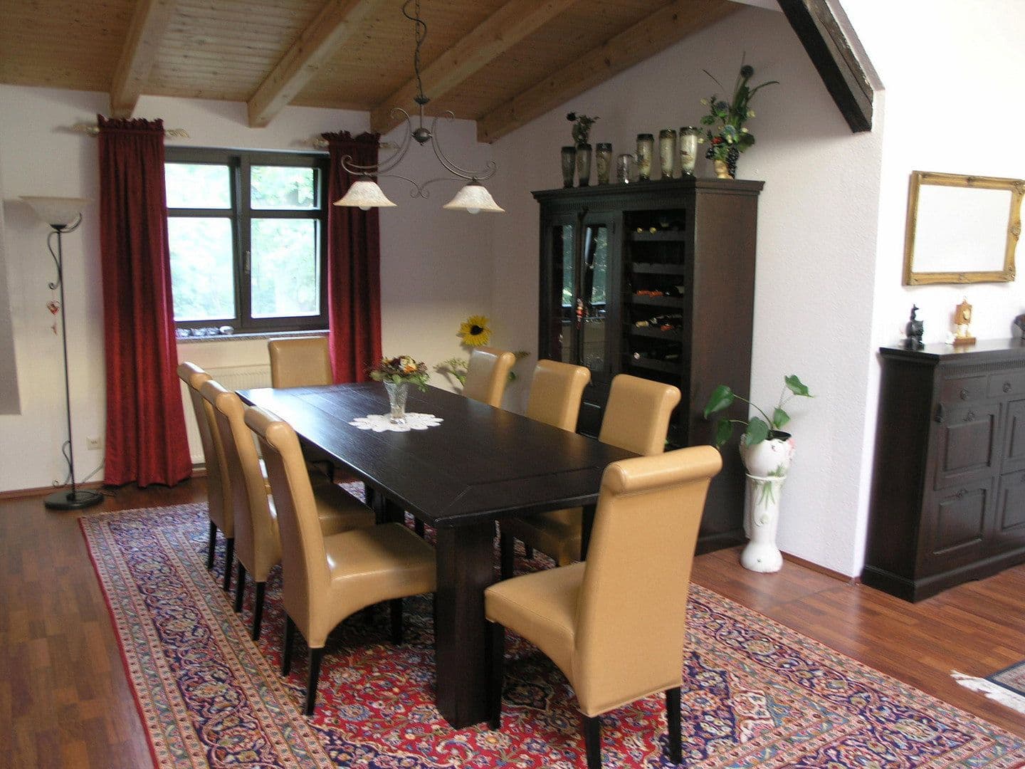 Prenájom bytu 4-izbový 210 m², Bennewitz, Sasko Prenájom bytu 4-izbový 210 m², Bennewitz, Sasko