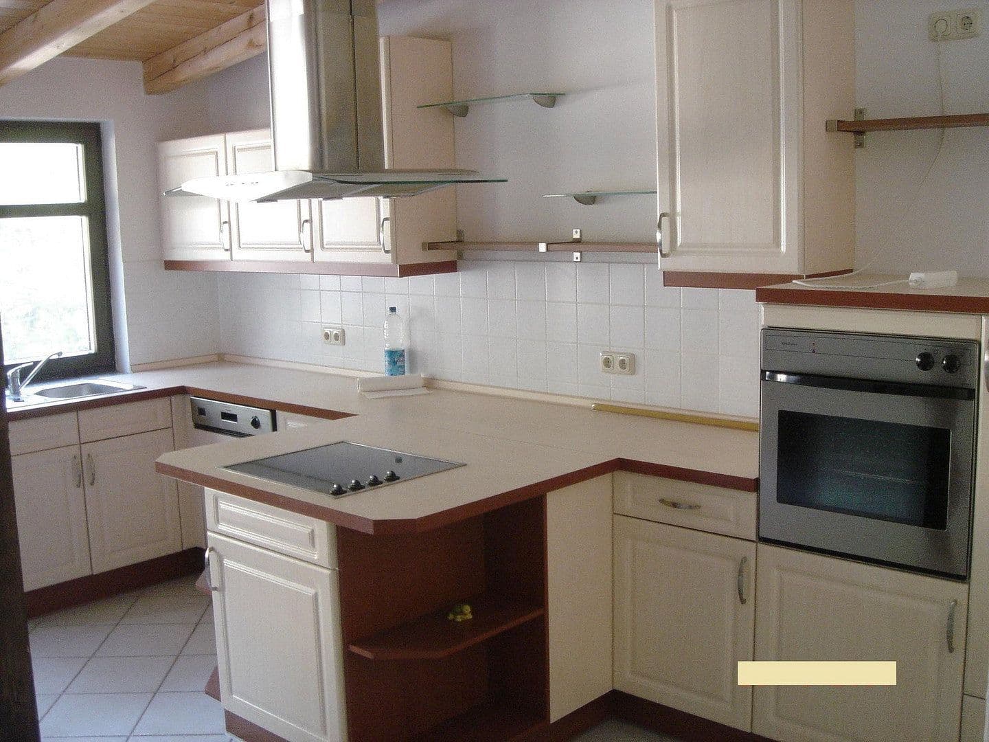 Prenájom bytu 4-izbový 210 m², Bennewitz, Sasko Prenájom bytu 4-izbový 210 m², Bennewitz, Sasko