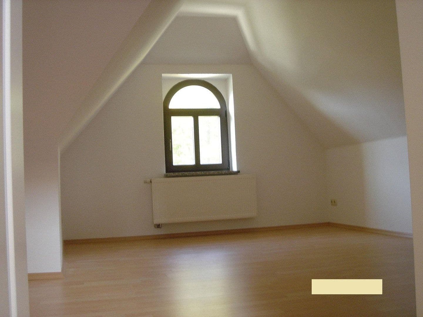 Prenájom bytu 4-izbový 210 m², Bennewitz, Sasko Prenájom bytu 4-izbový 210 m², Bennewitz, Sasko