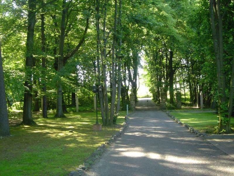 Prenájom bytu 4-izbový 210 m², Bennewitz, Sasko Prenájom bytu 4-izbový 210 m², Bennewitz, Sasko