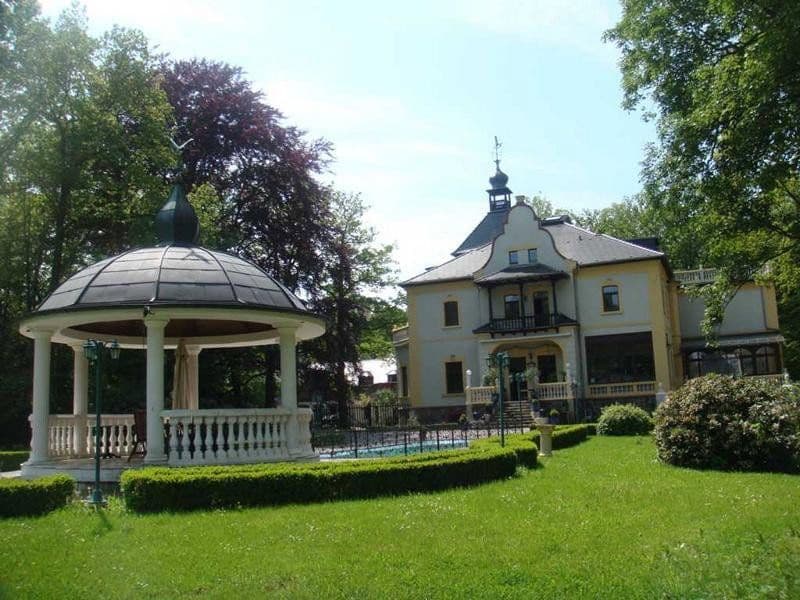 Prenájom bytu 4-izbový 210 m², Bennewitz, Sasko Prenájom bytu 4-izbový 210 m², Bennewitz, Sasko