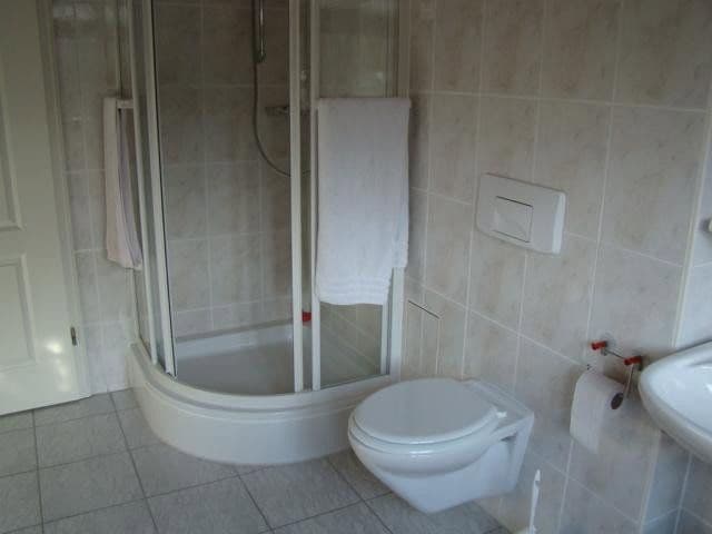 Prenájom bytu 4-izbový 210 m², Bennewitz, Sasko Prenájom bytu 4-izbový 210 m², Bennewitz, Sasko