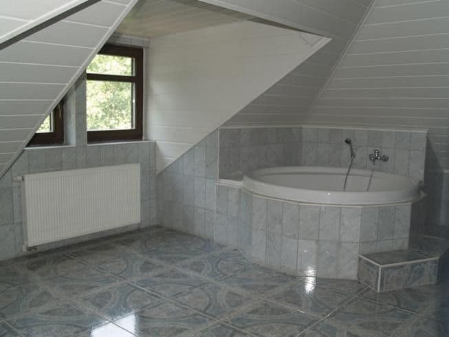 Prenájom bytu 4-izbový 210 m², Bennewitz, Sasko Prenájom bytu 4-izbový 210 m², Bennewitz, Sasko