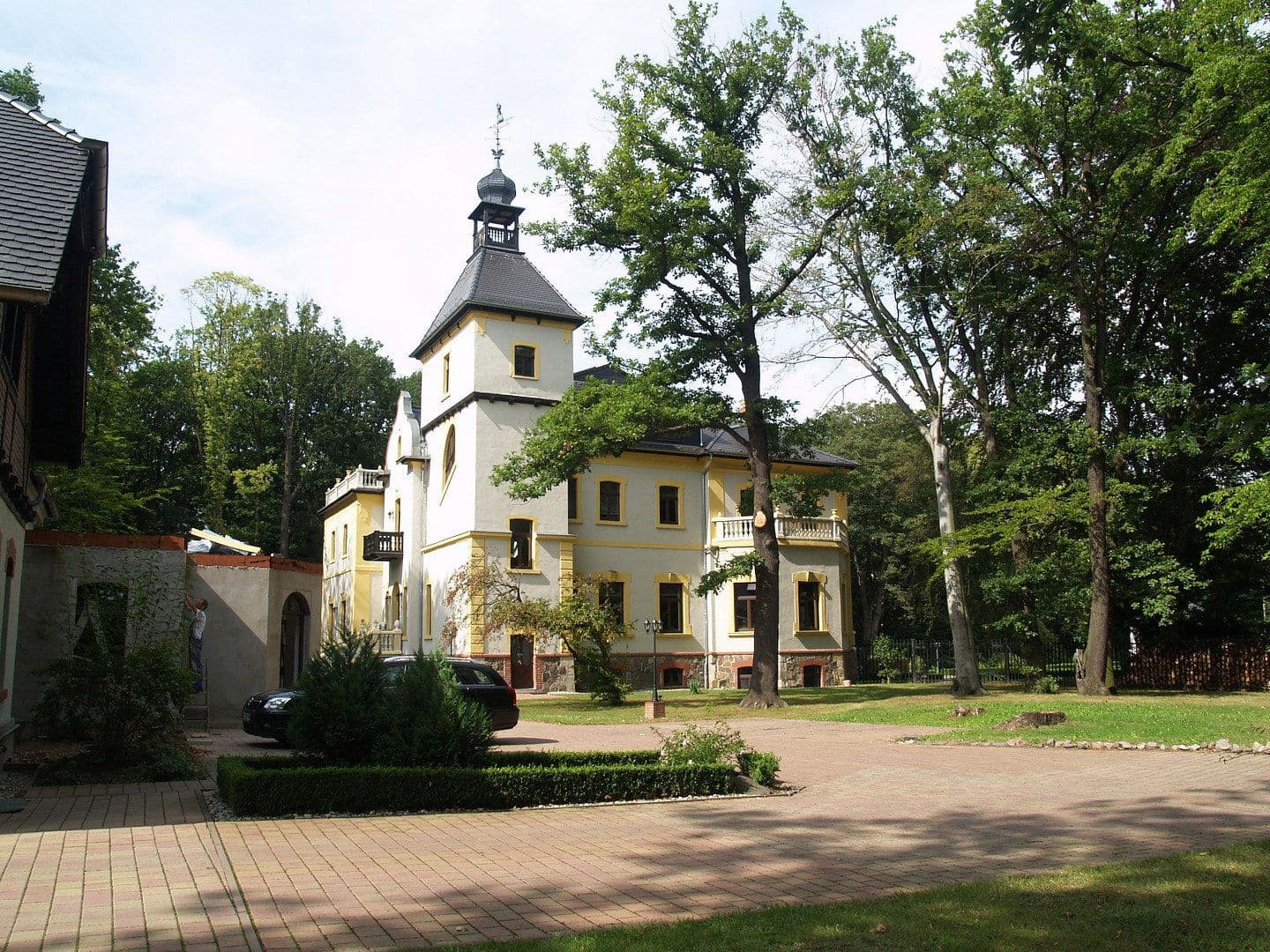 Prenájom bytu 4-izbový 210 m², Bennewitz, Sasko Prenájom bytu 4-izbový 210 m², Bennewitz, Sasko
