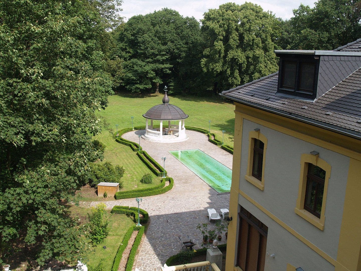 Prenájom bytu 4-izbový 210 m², Bennewitz, Sasko Prenájom bytu 4-izbový 210 m², Bennewitz, Sasko