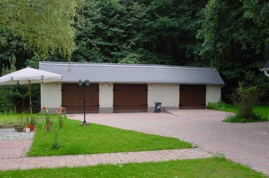 Prenájom bytu 4-izbový 210 m², Bennewitz, Sasko Prenájom bytu 4-izbový 210 m², Bennewitz, Sasko