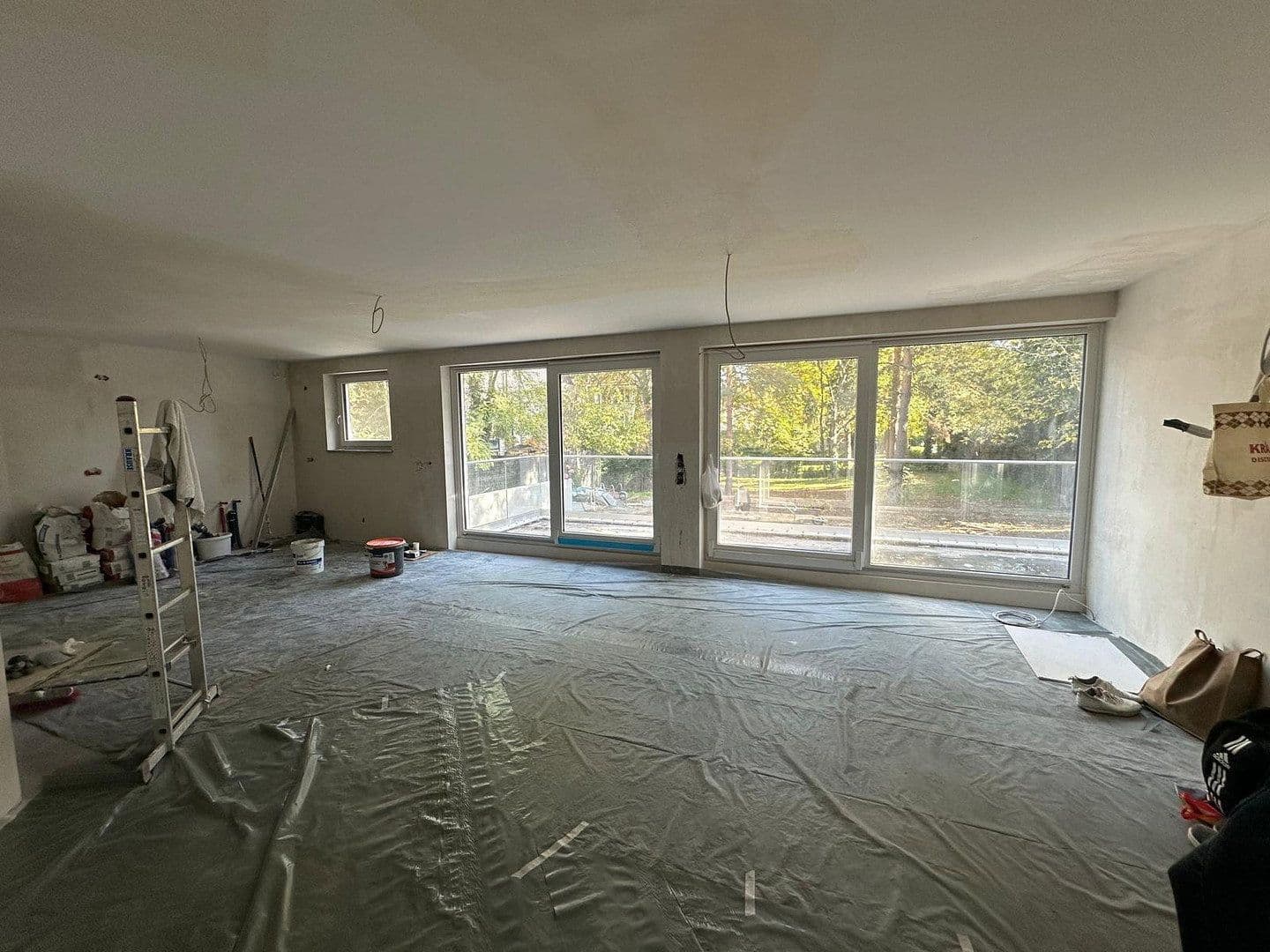 Prenájom bytu 4-izbový 190 m², Rauschener Allee 4, Berlin, Berlín Prenájom bytu 4-izbový 190 m², Rauschener Allee 4, Berlin, Berlín