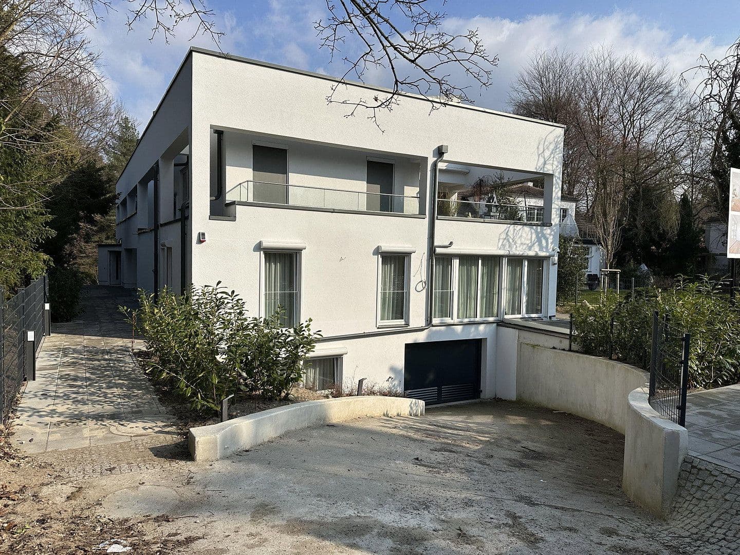 Prenájom bytu 4-izbový 190 m², Rauschener Allee 4, Berlin, Berlín Prenájom bytu 4-izbový 190 m², Rauschener Allee 4, Berlin, Berlín