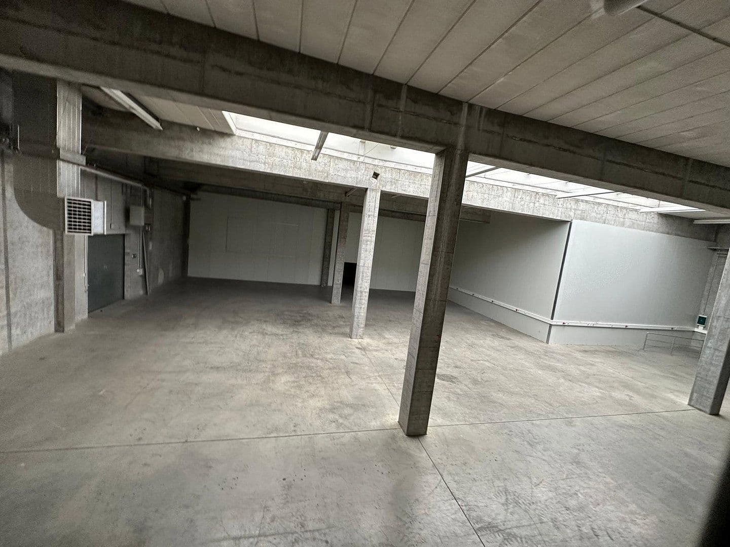 Prenájom nebytového priestoru 22.000 m², Steinbergstr. 3, Leipzig, Leipzig OT Holzhausen, Sasko Prenájom nebytového priestoru 22.000 m², Steinbergstr. 3, Leipzig, Leipzig OT Holzhausen, Sasko