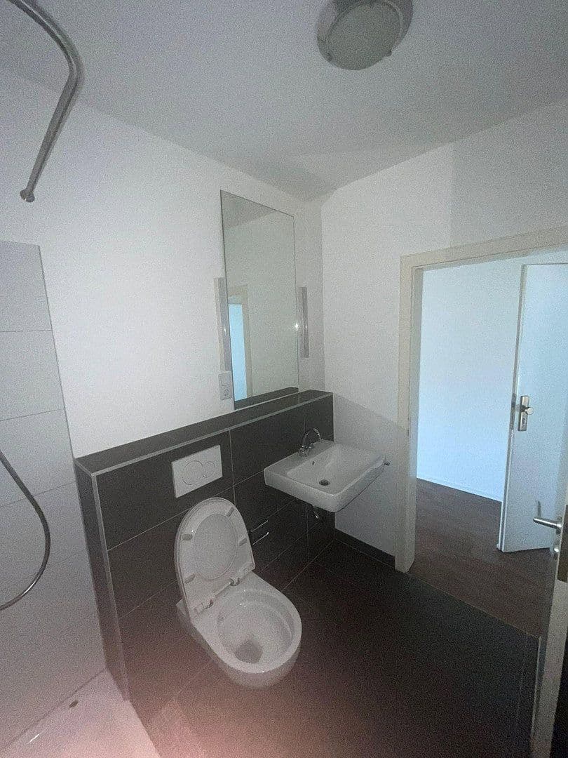 Prenájom bytu 1-izbový 30 m², Wuppertal, Severné Porýnie - Westfálsko Prenájom bytu 1-izbový 30 m², Wuppertal, Severné Porýnie - Westfálsko