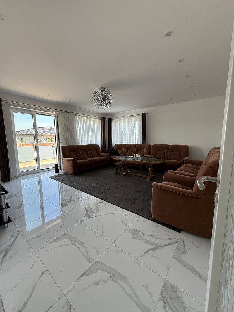 Prenájom bytu 2-izbový 90 m², Friedrich-Ebert-Str. 15, Pohlheim, Hesensko Prenájom bytu 2-izbový 90 m², Friedrich-Ebert-Str. 15, Pohlheim, Hesensko