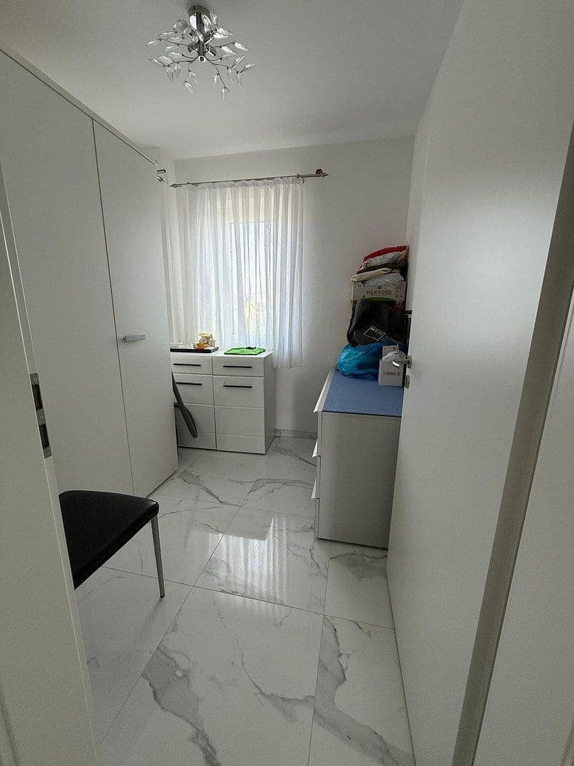Prenájom bytu 2-izbový 90 m², Friedrich-Ebert-Str. 15, Pohlheim, Hesensko Prenájom bytu 2-izbový 90 m², Friedrich-Ebert-Str. 15, Pohlheim, Hesensko