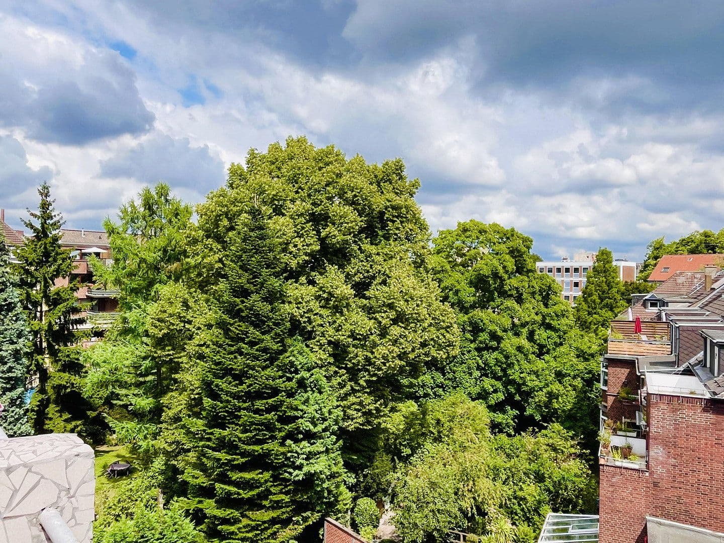 Prenájom bytu 3-izbový 165 m², Moselstraße 9, Duisburg, Severné Porýnie - Westfálsko Prenájom bytu 3-izbový 165 m², Moselstraße 9, Duisburg, Severné Porýnie - Westfálsko