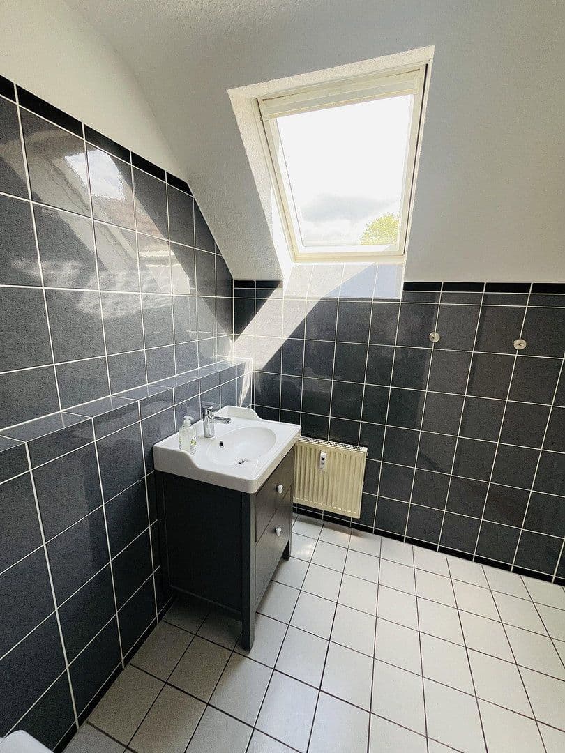 Prenájom bytu 3-izbový 165 m², Moselstraße 9, Duisburg, Severné Porýnie - Westfálsko Prenájom bytu 3-izbový 165 m², Moselstraße 9, Duisburg, Severné Porýnie - Westfálsko