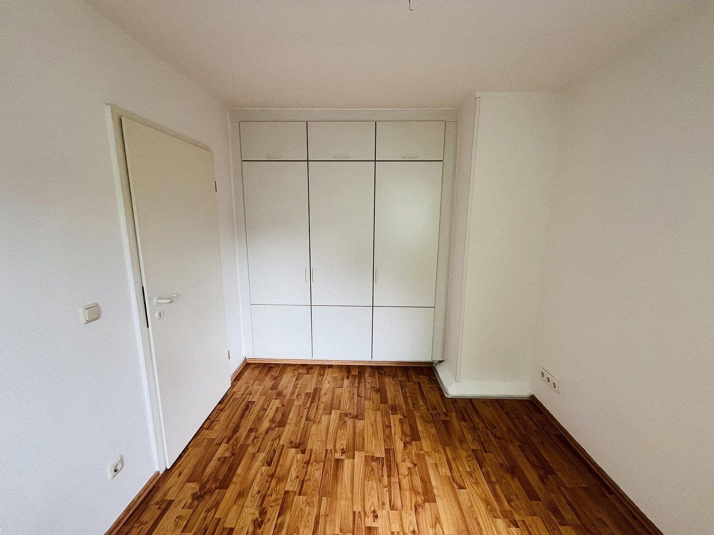 Prenájom bytu 3-izbový 165 m², Moselstraße 9, Duisburg, Severné Porýnie - Westfálsko Prenájom bytu 3-izbový 165 m², Moselstraße 9, Duisburg, Severné Porýnie - Westfálsko