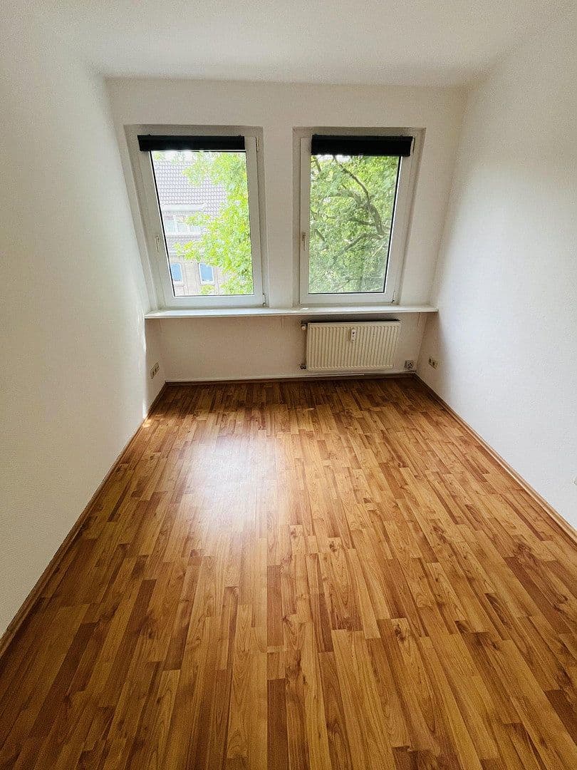 Prenájom bytu 3-izbový 165 m², Moselstraße 9, Duisburg, Severné Porýnie - Westfálsko Prenájom bytu 3-izbový 165 m², Moselstraße 9, Duisburg, Severné Porýnie - Westfálsko