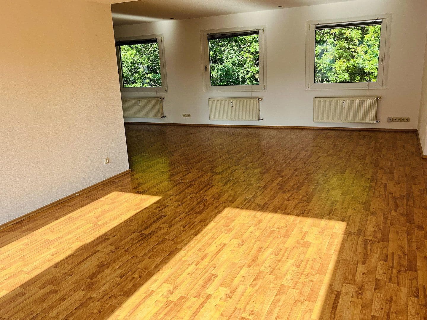 Prenájom bytu 3-izbový 165 m², Moselstraße 9, Duisburg, Severné Porýnie - Westfálsko Prenájom bytu 3-izbový 165 m², Moselstraße 9, Duisburg, Severné Porýnie - Westfálsko