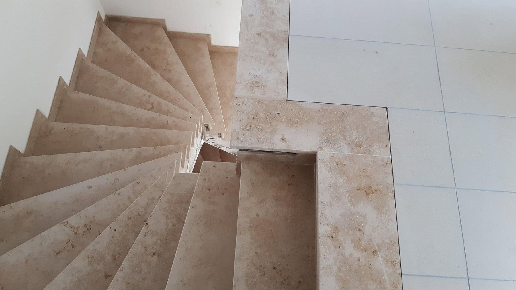 Prenájom domu 170 m², pozemek 330 m², Rohrbach/Ilm, Bavorsko Prenájom domu 170 m², pozemek 330 m², Rohrbach/Ilm, Bavorsko