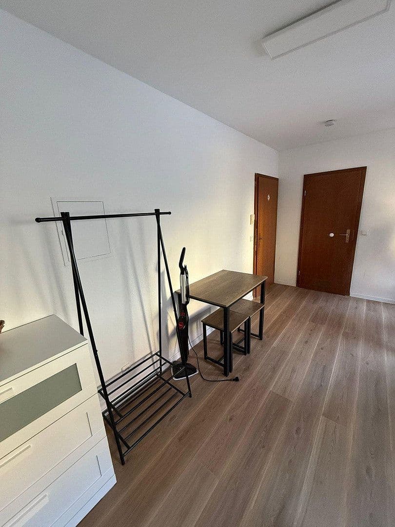 Prenájom bytu 1-izbový 23 m², Erlangen, Bavorsko Prenájom bytu 1-izbový 23 m², Erlangen, Bavorsko