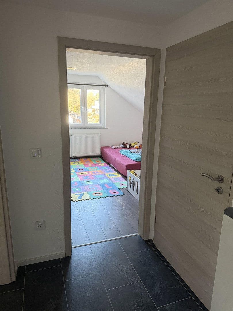 Predaj domu 158 m², pozemek 711 m², Starzach, Bádensko-Wurttembersko Predaj domu 158 m², pozemek 711 m², Starzach, Bádensko-Wurttembersko
