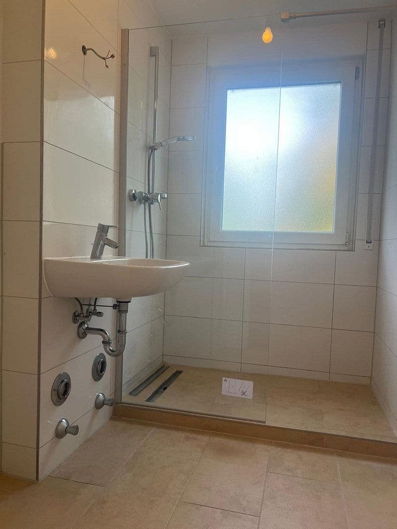 Prenájom bytu 3-izbový 85 m², Brandenburgerstr. 2, Esslingen am Neckar, Bádensko-Wurttembersko Prenájom bytu 3-izbový 85 m², Brandenburgerstr. 2, Esslingen am Neckar, Bádensko-Wurttembersko