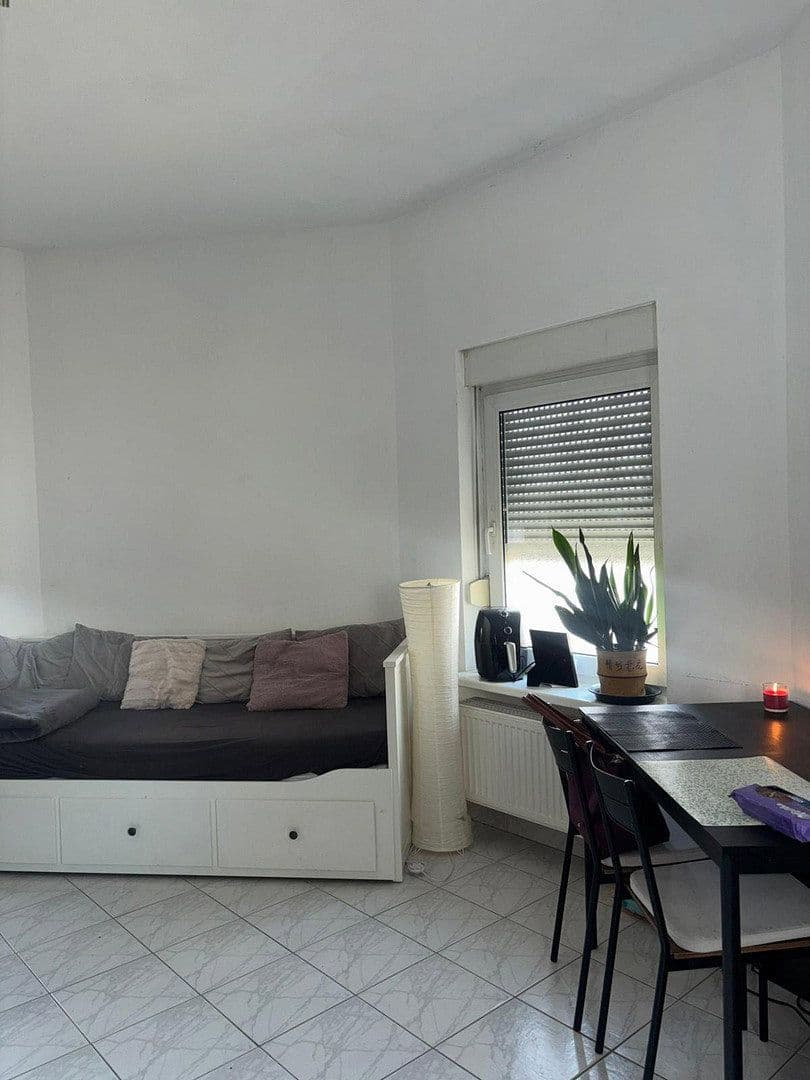 Prenájom bytu 2-izbový 33 m², Oppenheimer Landstr. 102, Frankfurt, Hesensko Prenájom bytu 2-izbový 33 m², Oppenheimer Landstr. 102, Frankfurt, Hesensko