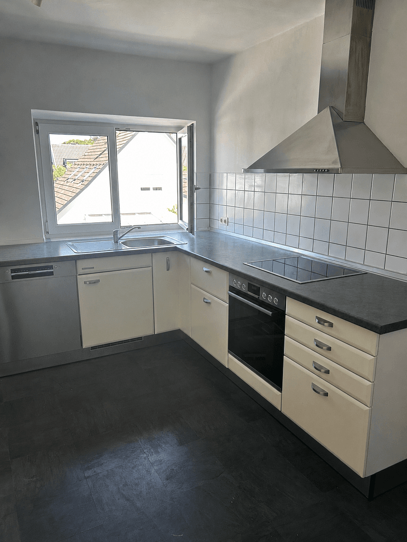 Prenájom bytu 4-izbový 132 m², Hans-Grässel-Weg 13b, München, Bavorsko Prenájom bytu 4-izbový 132 m², Hans-Grässel-Weg 13b, München, Bavorsko