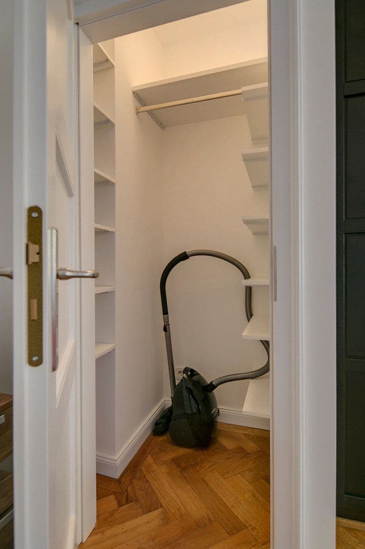 Predaj bytu 4-izbový 90 m², München, Bavorsko Predaj bytu 4-izbový 90 m², München, Bavorsko