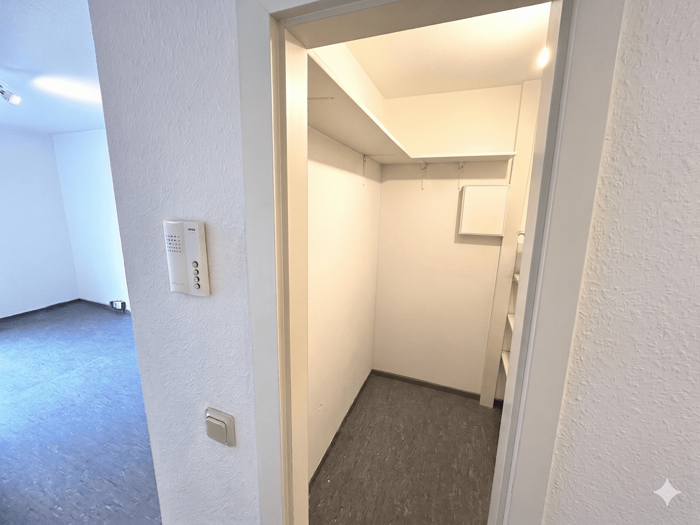 Prenájom bytu 1-izbový 25 m², Pluwiger Strasse 16, Trier, Porýnie-Falcko Prenájom bytu 1-izbový 25 m², Pluwiger Strasse 16, Trier, Porýnie-Falcko