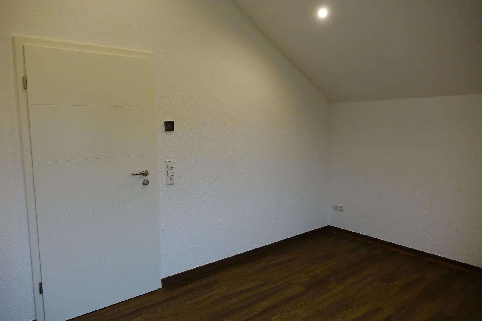 Predaj bytu 4-izbový 172 m², Bad Schönborn, Bádensko-Wurttembersko Predaj bytu 4-izbový 172 m², Bad Schönborn, Bádensko-Wurttembersko