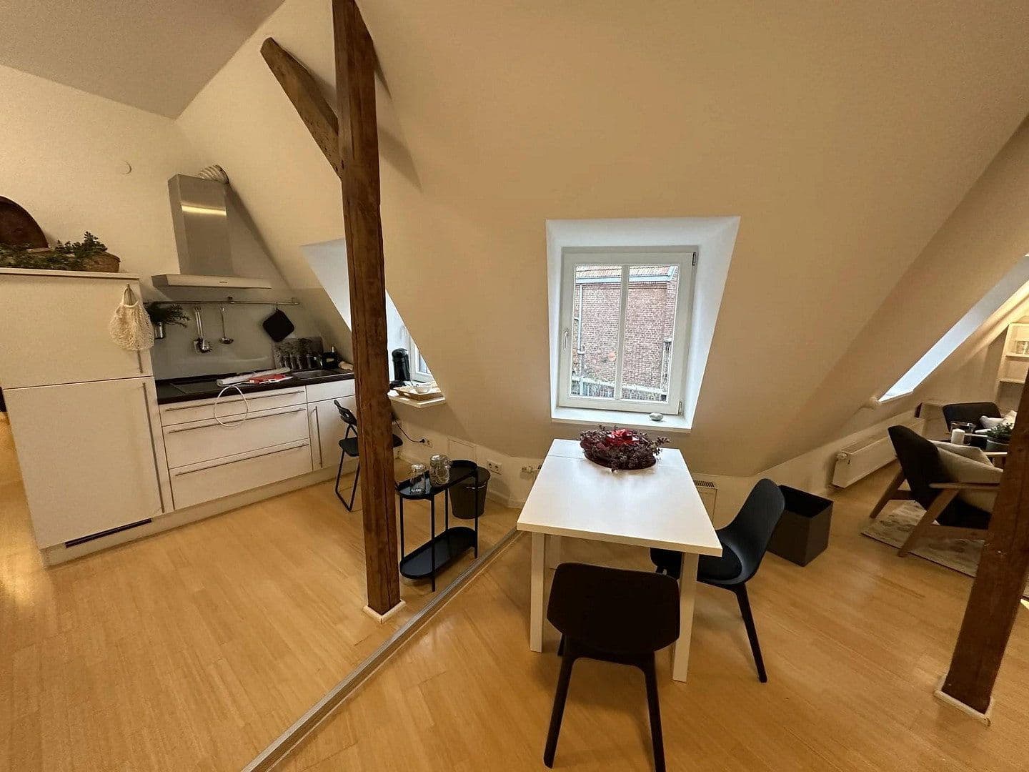 Prenájom bytu 2-izbový 58 m², Köln, Severné Porýnie - Westfálsko Prenájom bytu 2-izbový 58 m², Köln, Severné Porýnie - Westfálsko