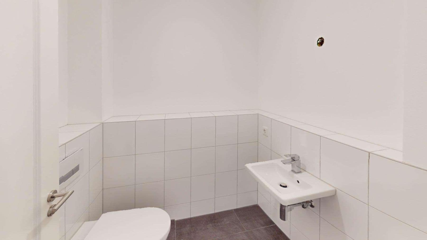 Prenájom bytu 3-izbový 100 m², Triglawstraße 14, Berlin, Berlín Prenájom bytu 3-izbový 100 m², Triglawstraße 14, Berlin, Berlín