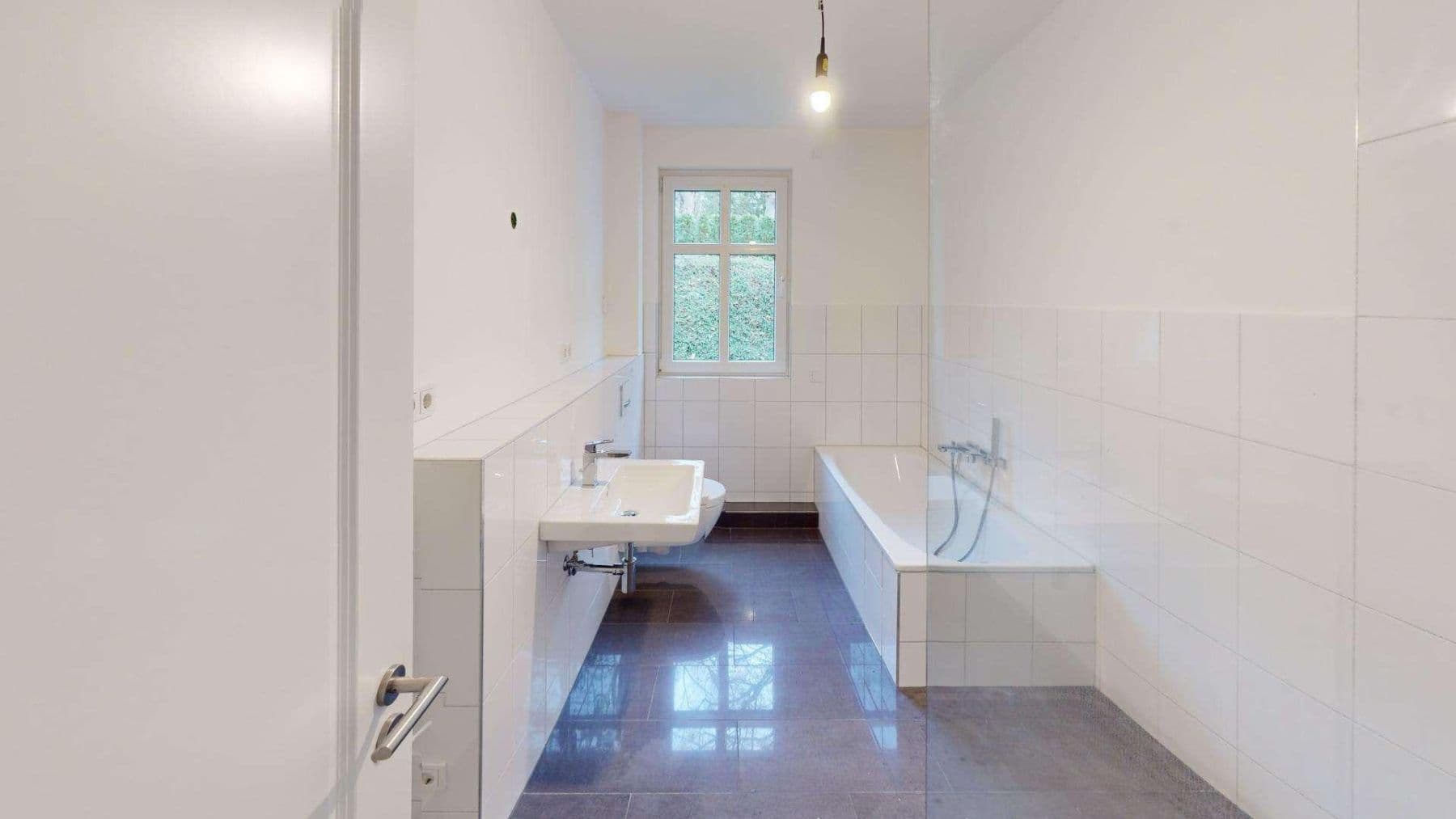 Prenájom bytu 3-izbový 100 m², Triglawstraße 14, Berlin, Berlín Prenájom bytu 3-izbový 100 m², Triglawstraße 14, Berlin, Berlín