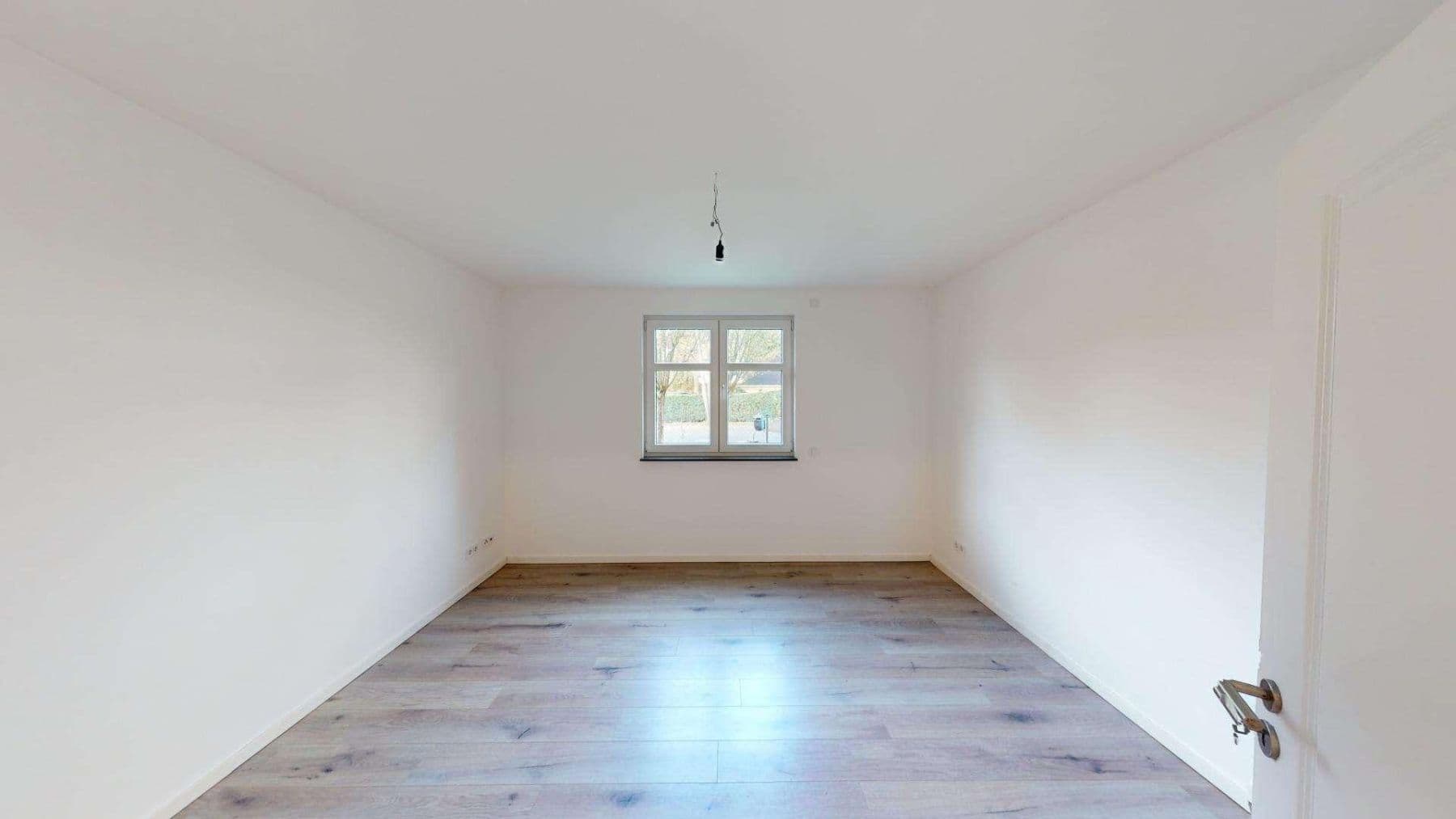 Prenájom bytu 3-izbový 100 m², Triglawstraße 14, Berlin, Berlín Prenájom bytu 3-izbový 100 m², Triglawstraße 14, Berlin, Berlín