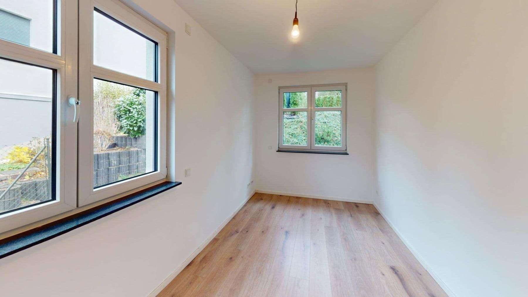 Prenájom bytu 3-izbový 100 m², Triglawstraße 14, Berlin, Berlín Prenájom bytu 3-izbový 100 m², Triglawstraße 14, Berlin, Berlín