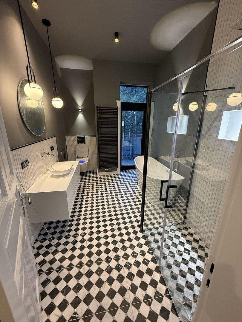 Prenájom bytu 3-izbový 80 m², Holtenauer Straße 213, Kiel, Šlezvicko-Holštajnsko Prenájom bytu 3-izbový 80 m², Holtenauer Straße 213, Kiel, Šlezvicko-Holštajnsko