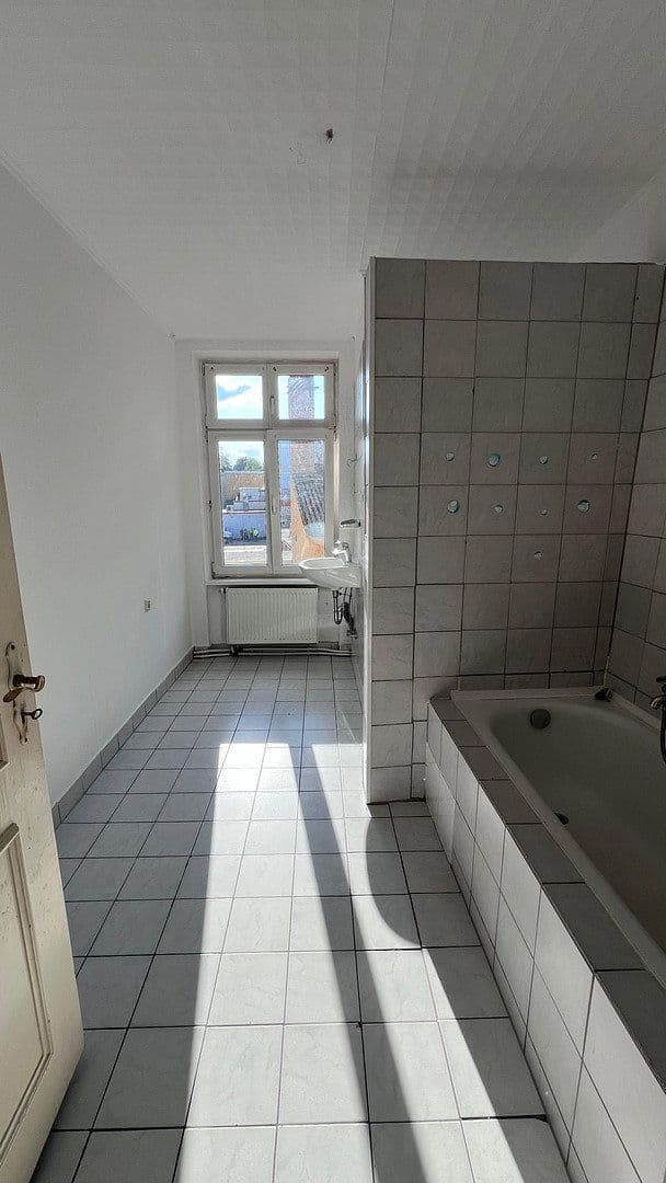 Prenájom bytu 5-izbový 100 m², Lamboystr. 16a, Hanau, Hesensko Prenájom bytu 5-izbový 100 m², Lamboystr. 16a, Hanau, Hesensko