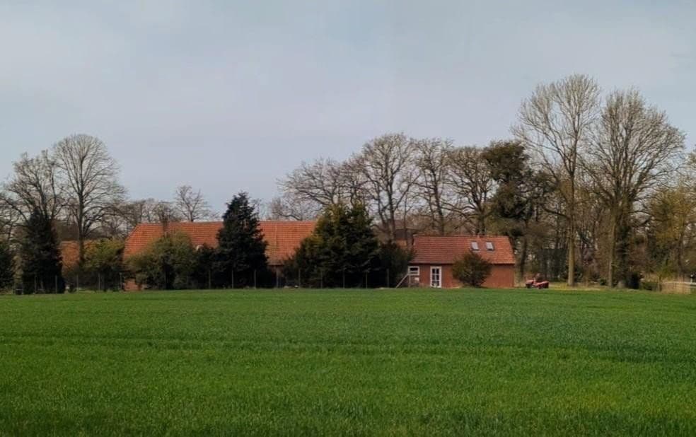 Predaj domu 230 m², pozemek 3.200 m², Hude (Oldenburg), Dolné Sasko Predaj domu 230 m², pozemek 3.200 m², Hude (Oldenburg), Dolné Sasko