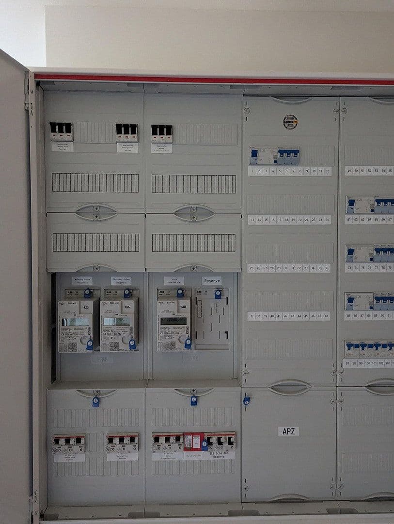 Predaj domu 230 m², pozemek 3.200 m², Hude (Oldenburg), Dolné Sasko Predaj domu 230 m², pozemek 3.200 m², Hude (Oldenburg), Dolné Sasko