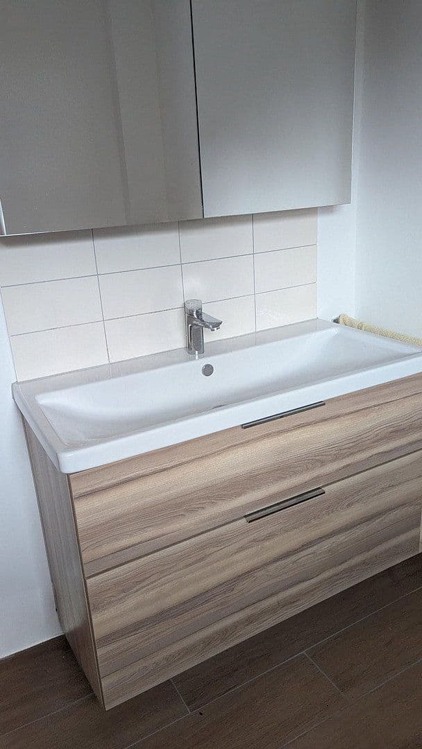 Predaj domu 230 m², pozemek 3.200 m², Hude (Oldenburg), Dolné Sasko Predaj domu 230 m², pozemek 3.200 m², Hude (Oldenburg), Dolné Sasko