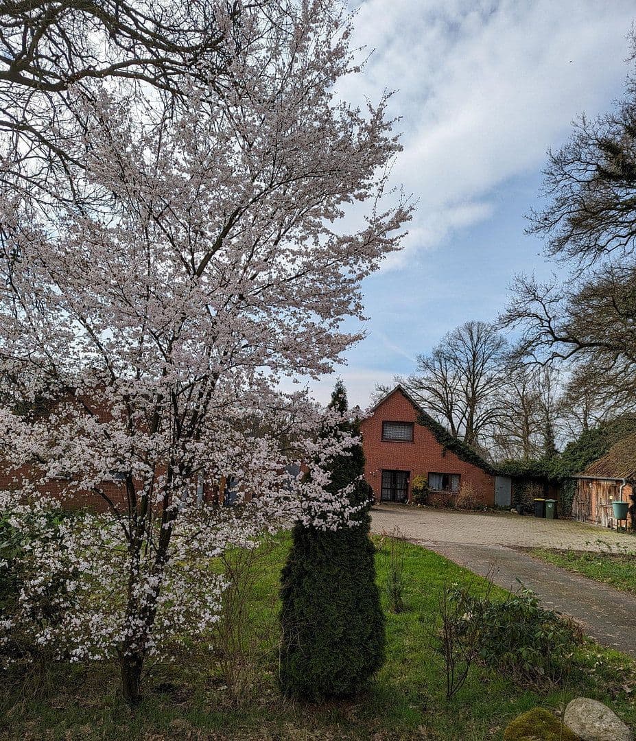 Predaj domu 230 m², pozemek 3.200 m², Hude (Oldenburg), Dolné Sasko Predaj domu 230 m², pozemek 3.200 m², Hude (Oldenburg), Dolné Sasko