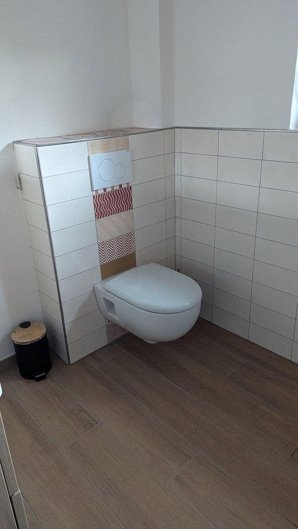 Predaj domu 230 m², pozemek 3.200 m², Hude (Oldenburg), Dolné Sasko Predaj domu 230 m², pozemek 3.200 m², Hude (Oldenburg), Dolné Sasko