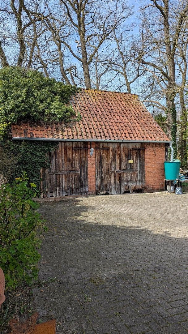 Predaj domu 230 m², pozemek 3.200 m², Hude (Oldenburg), Dolné Sasko Predaj domu 230 m², pozemek 3.200 m², Hude (Oldenburg), Dolné Sasko