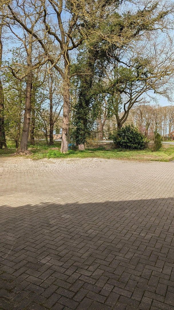 Predaj domu 230 m², pozemek 3.200 m², Hude (Oldenburg), Dolné Sasko Predaj domu 230 m², pozemek 3.200 m², Hude (Oldenburg), Dolné Sasko